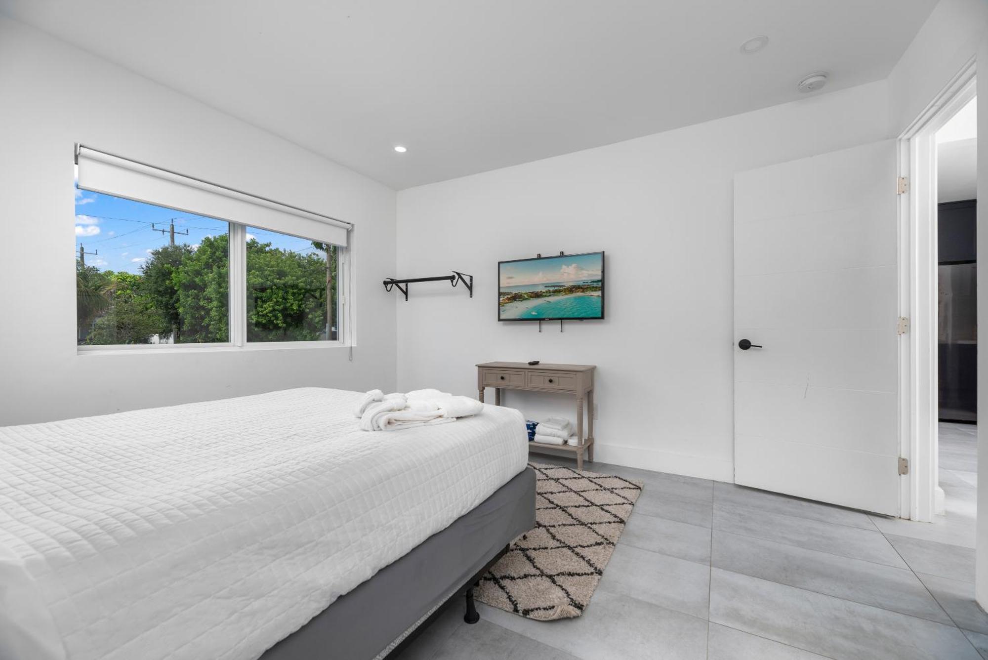 The Downtown Retreat 1 *